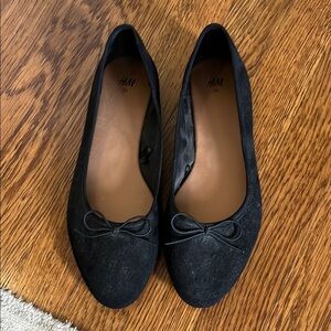 H&M Black Suede Ballet Flats with Bow Detail